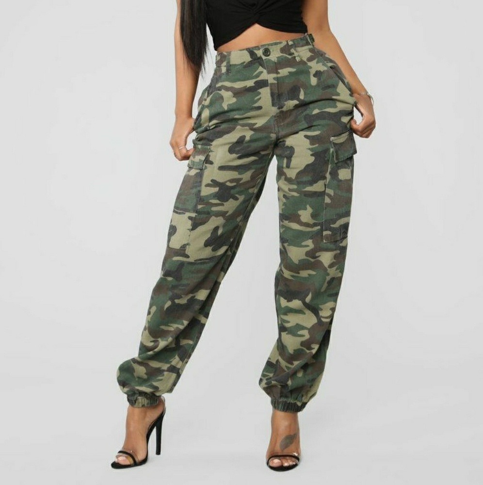 Cadet Kim Oversize Camo Pants. Sz M